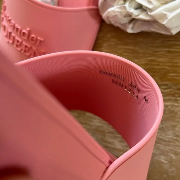 Alexander McQueen Logo Slide Sandal Pastel Pink Size 38.5EU - Picture 4 of 5